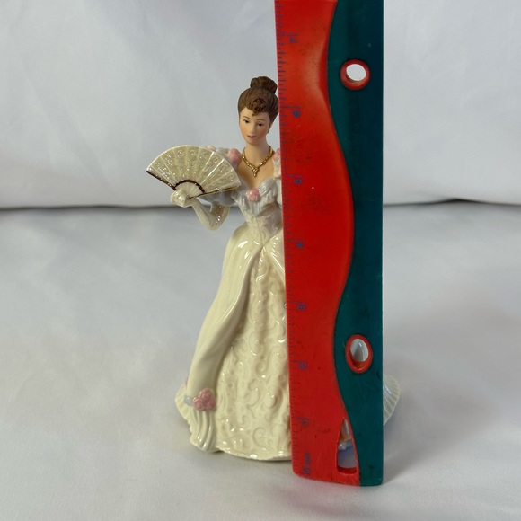 Lenox Beauty at the Ball Figurine. - Picture 10 of 10
